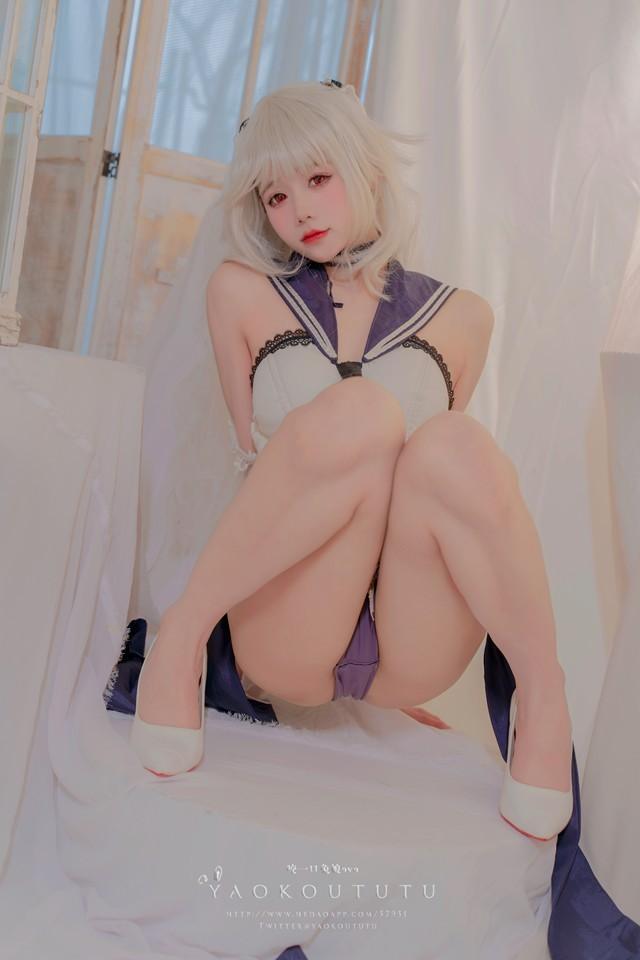 咬一口兔娘(yiko湿润兔) – 九月T3专属特典『梳妆的大小姐-可畏』[57P 925MB]-1